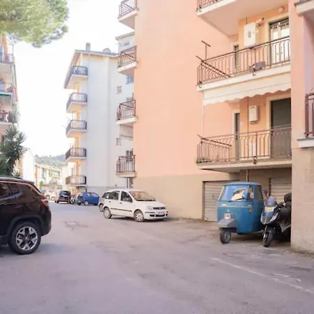 021 - Casa Ponente Con Terrazzo - Centro Città, Carruggio E Mare Baia Del Silenzio A 500 M *