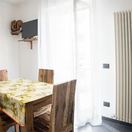 021 - Casa Ponente Con Terrazzo - Centro Città, Carruggio E Mare Baia Del Silenzio A 500 M *