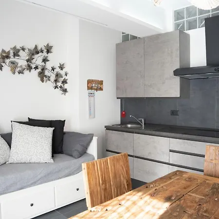 Apartmán 021 - Casa Ponente Con Terrazzo - Centro Citta, Carruggio E Mare Baia Del Silenzio A 500 M