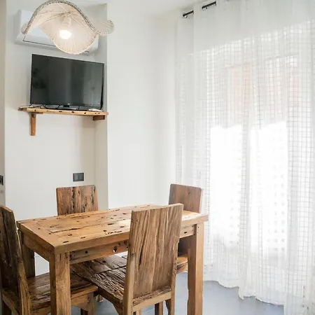 Apartman 021 - Casa Ponente Con Terrazzo - Centro Citta, Carruggio E Mare Baia Del Silenzio A 500 M