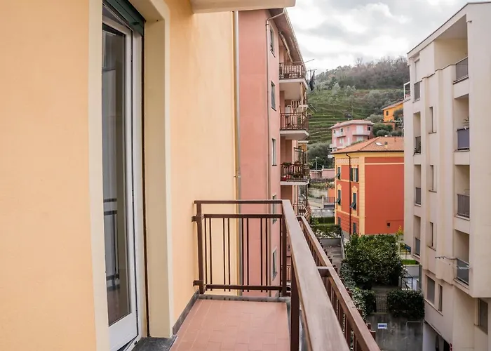 021 - Casa Ponente Con Terrazzo - Centro Citta, Carruggio E Mare Baia Del Silenzio A 500 M *