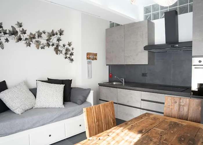 Lägenhet 021 - Casa Ponente Con Terrazzo - Centro Citta, Carruggio E Mare Baia Del Silenzio A 500 M