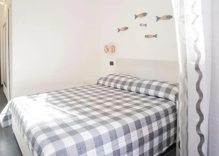 021 - Casa Ponente Con Terrazzo - Centro Citta, Carruggio E Mare Baia Del Silenzio A 500 M Lägenhet *
